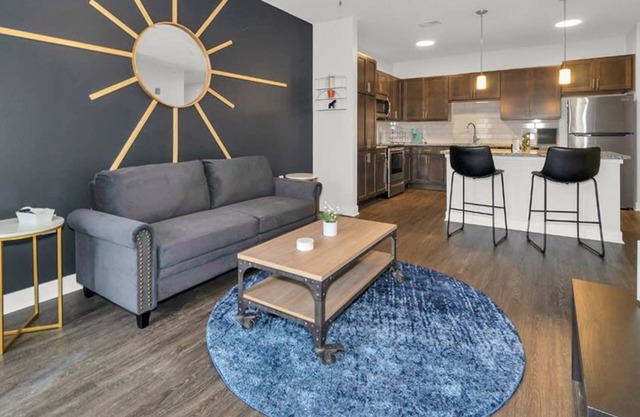 Contemporary 1 BDRM Apt with Pool Parking Gym