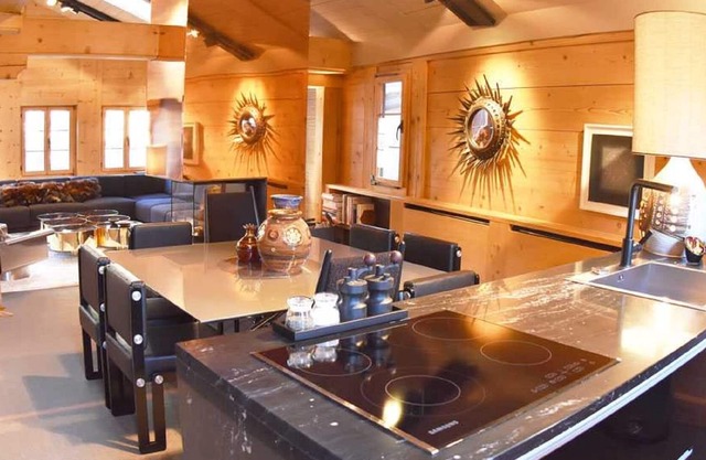 Contemporary Chic Centre village Saanen Chalet