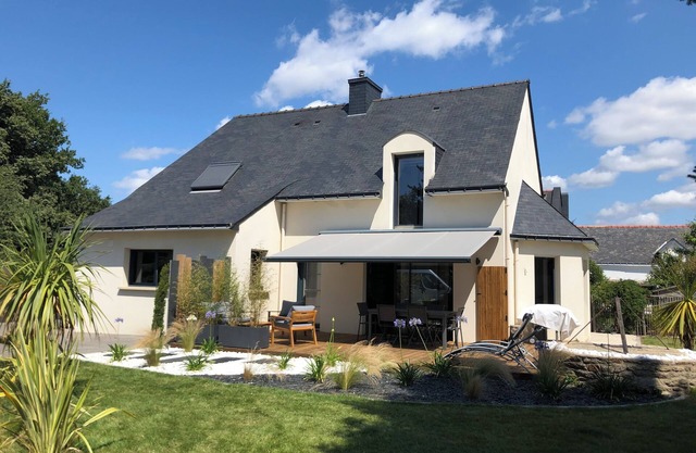 Contemporary house Surzur Morbihan Gulf peninsula rhuys valves