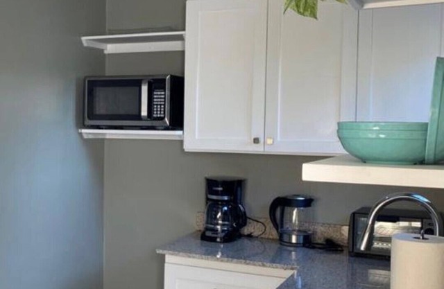 Contemporary Vacation Rental in Havendale, Kgn