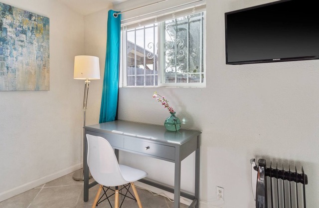 Convenient Cozy Cottage