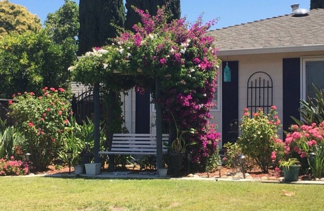 Conveniently located by 101, 280, 680, 87: home for business travelers