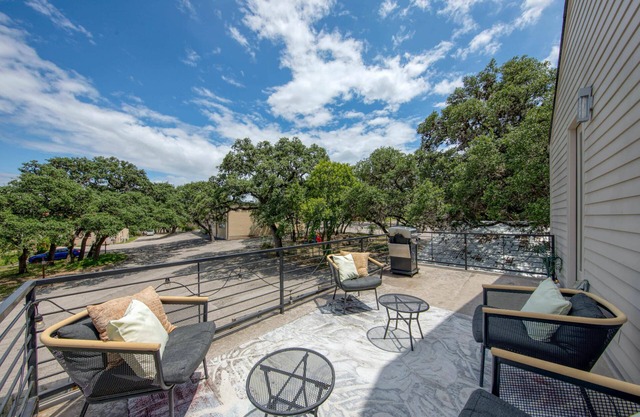 Conveniently located | Upstairs Deck BBQ