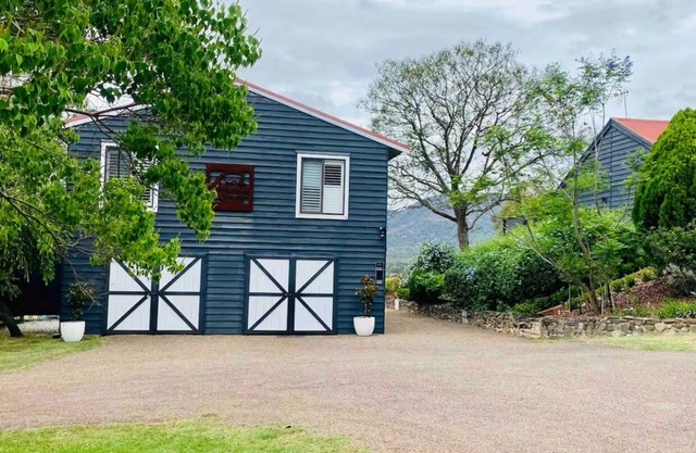 Cooinda Estate- Whole Estate (sleeps 25)