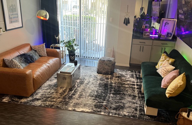Cool E. Side spot for Festival stay. 2mi from Downtown. 4mi to ACL.