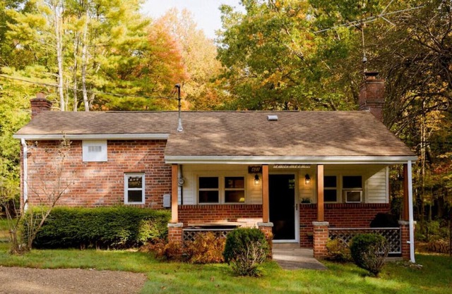 Coon Creek Cottage minutes from National Forest