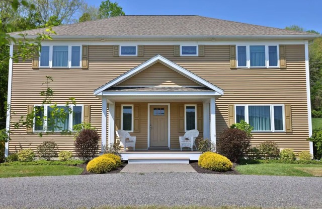 Coop Diamonds Sunrise Estates IV - Private bathrooms, Heated Pool, 5 miles to DP