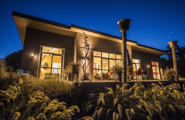 Copper Gate: stunning rural eco-home beside Mapua, close to Abel Tasman/Nelson