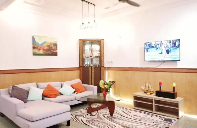 Corner House 4BR@Wifi 5-mins/JPO