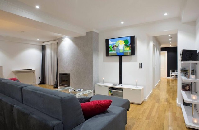 Cortina -B22 Two-Bedroom Apartment with Fireplace