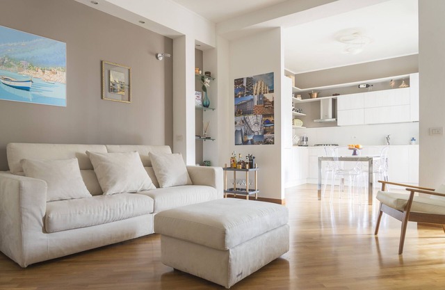 COSMOPOLITAN HOME, a cozy apartament with 2 BDR, 5 guests