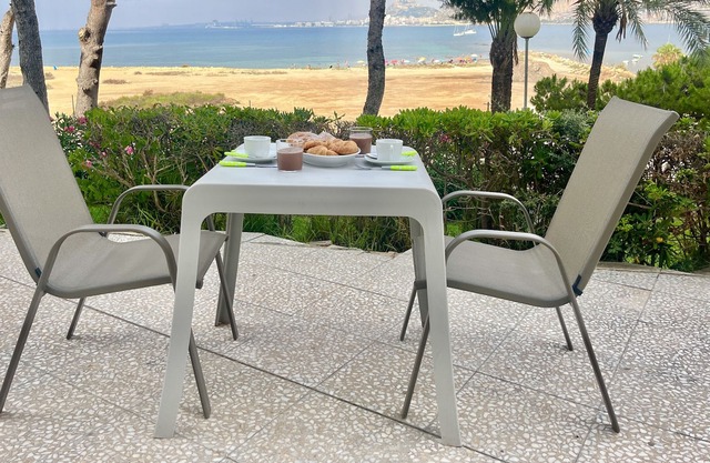 Costa Blanca by Gloove