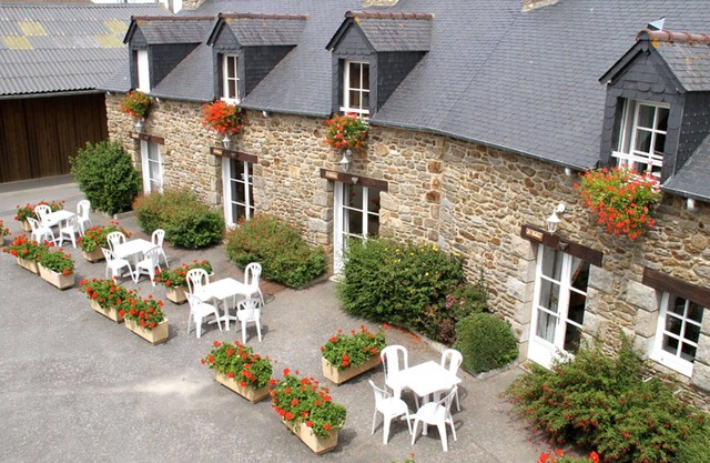 Cosy apartment for 4 guests with WIFI, pool, TV and terrace