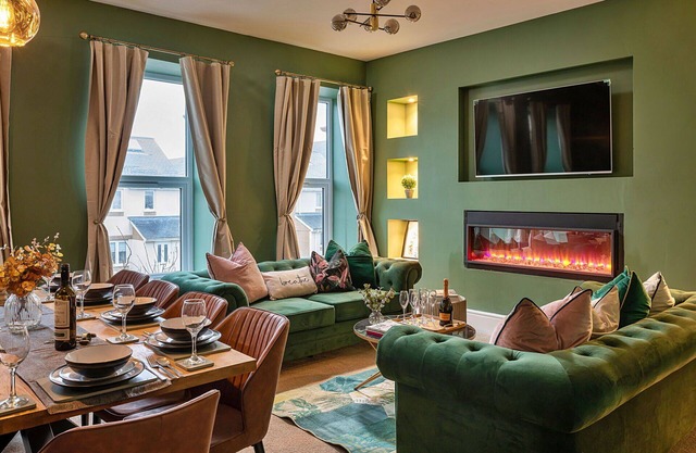 Cosy apartment for 11 people with hot tub, WIFI, terrace and pets allowed
