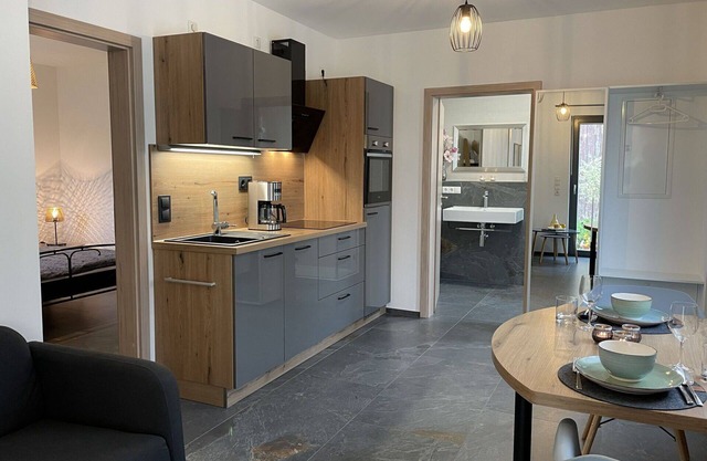 Cosy apartment for 2 guests with WIFI, TV, terrace and parking