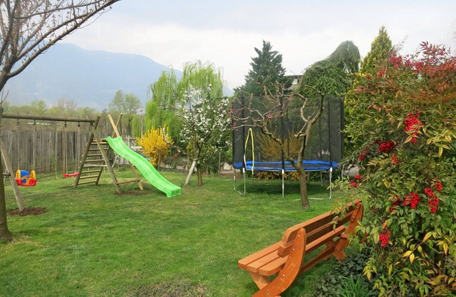 Cosy apartment for 3 people with pool, hot tub, WIFI, A/C, TV, balcony and pets allowed