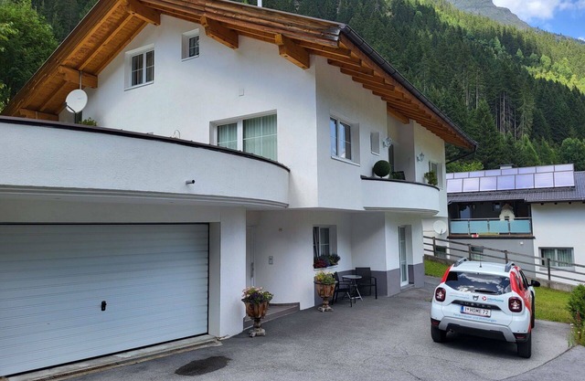 Cosy apartment for 4 guests with TV and terrace