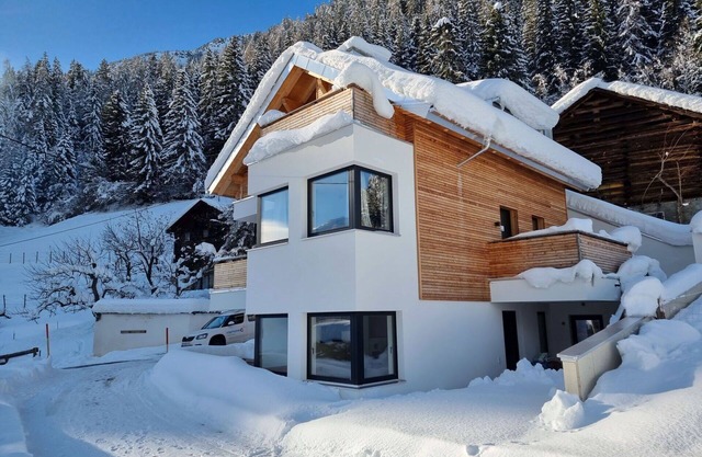 Cosy apartment for 4 guests with WIFI, TV, balcony and pets allowed