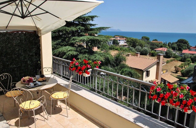 Cosy apartment for 4 people with A/C, WIFI, TV, terrace and pets allowed