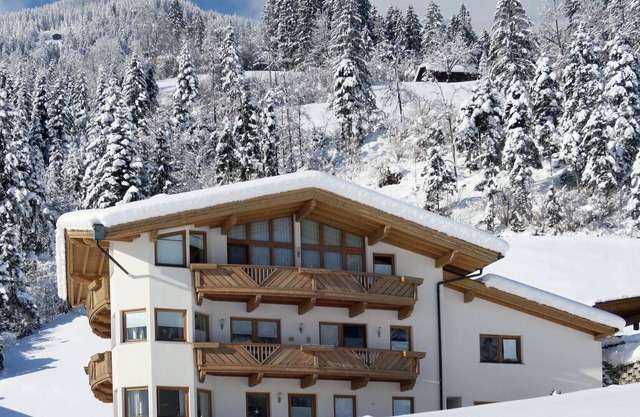 Cosy apartment for 6 guests with WIFI, TV, terrace and parking