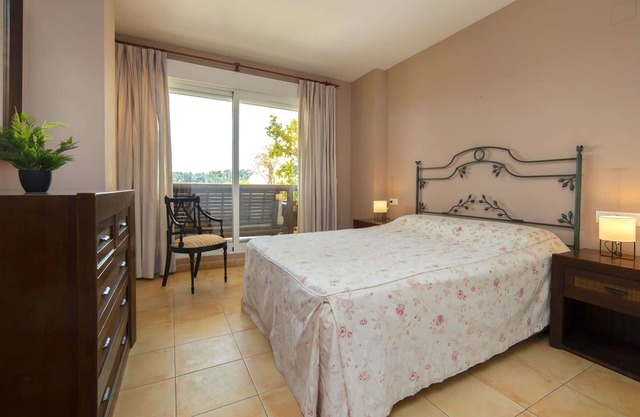 Cosy apartment for 6 people with pool, A/C, WIFI, TV, terrace and parking