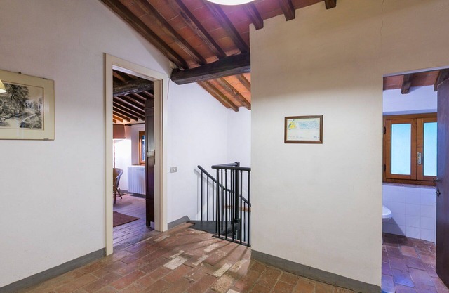 Cosy apartment for 7 guests with WIFI, pool, TV, patio and pets allowed