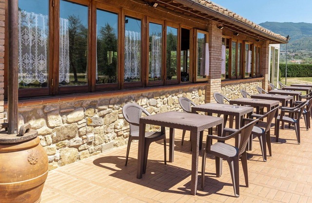 Cosy apartment in villa for 4 guests with pool, WIFI, TV, patio and parking