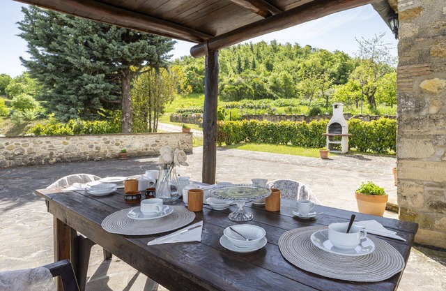 Cosy apartment in villa for 4 guests with WIFI, pool, panoramic view and parking