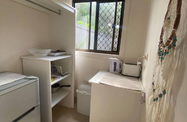 Cosy Buddina Beach Guest suite with access to adjacent yoga studio