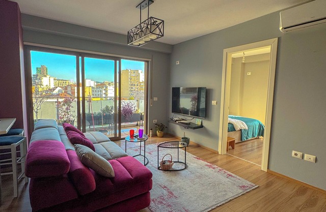 Cosy Central 2BR w/Balconies, Chill Room and Plant Filled Vibes - Tirana