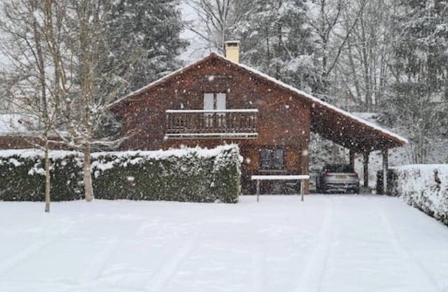 COSY CHALET 8 PERS. 108 M2. 3 BEDROOMS. 2 BATHROOMS. WIFI+DRAPS+TOWELS+EDF INCLUDED