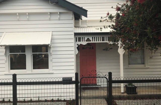 Cosy cottage close to Geelong CBD and hospital precinct