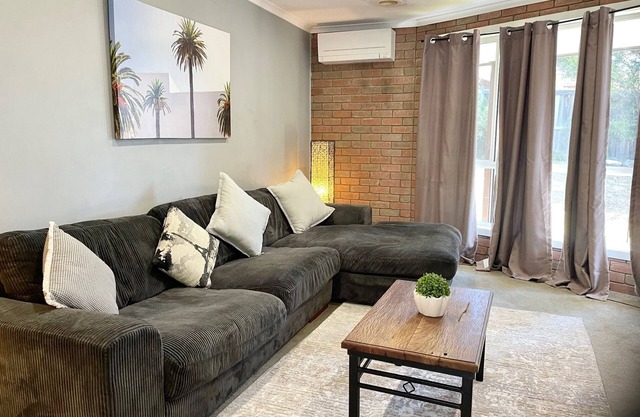 Cosy Grovedale House! Perfect for visiting Great Ocean Road, Winery and Shopping
