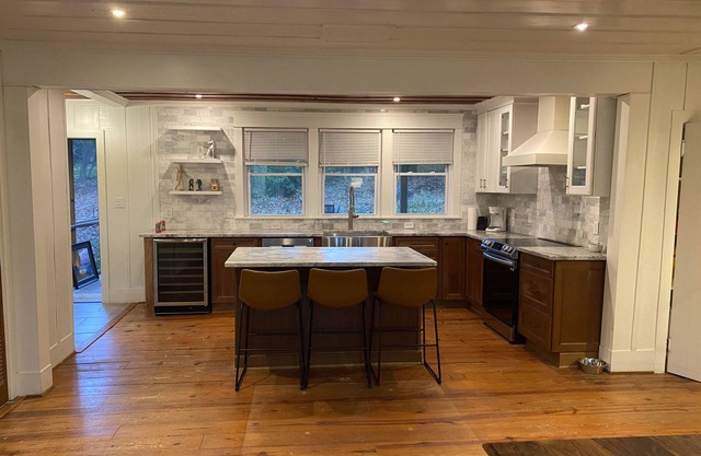 Cosy In Town Cottage in the Forest