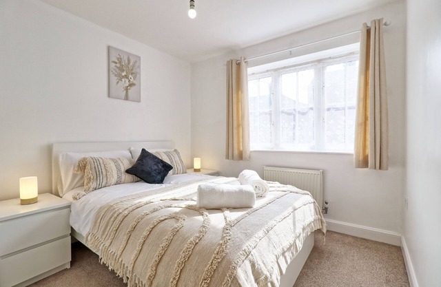 Cosy, peaceful, stylish 2 bedroom flat which a home away from home.