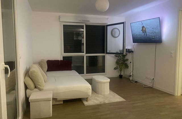 Cosy room in bright T3 - Quiet neighborhood, near Paris