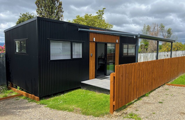 Cosy Rotorua Retreat by Aotearoa Escapes