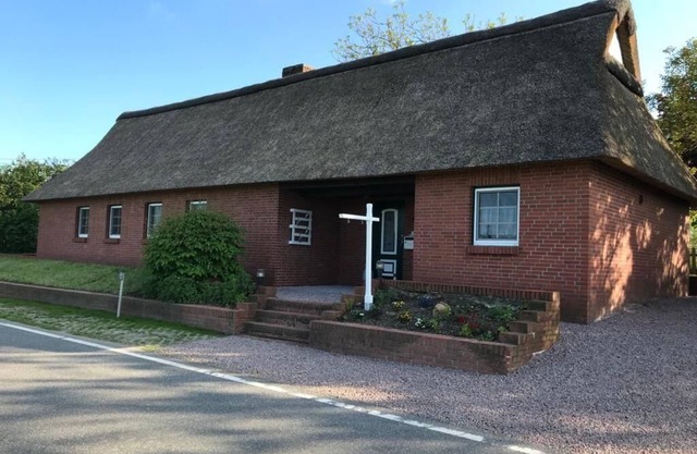 Cosy thatched house in Schleswig-Holstein
