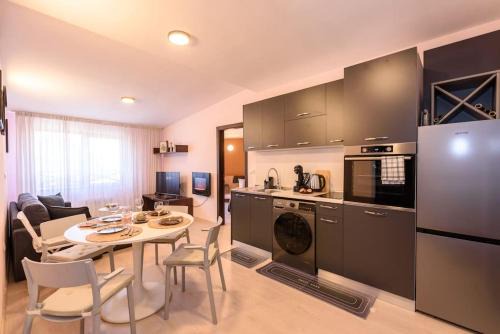 Cosy two -bedroom near Gondola