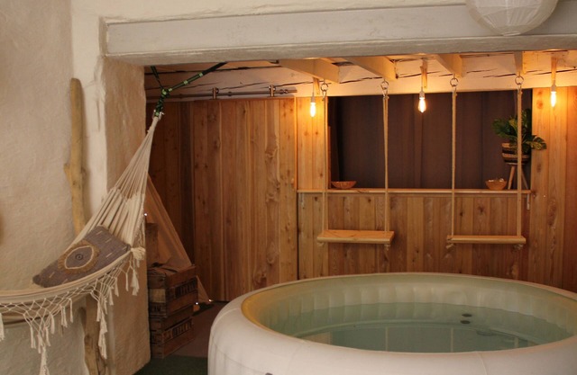 Cottage Au Petit Bonheur Montagnette in Boulbon