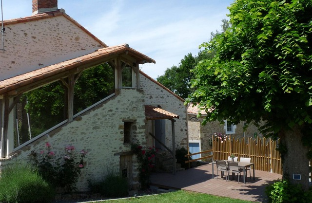 Cottage in the countryside near the Puy du Fou, accepts pets