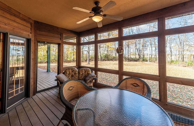 Cottage in the Woods - Farm Style