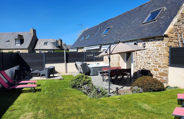 COTTAGE LES KORRIGANS 3* SPA Privatif and SAUNA - 2 to 6 people.