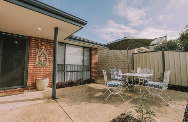 Cottage on Cockleshell, Jindalee.