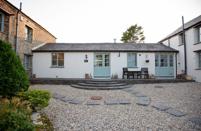 Cottage With Indoor Swimming Pool In Stunning Rural Location Near Ocean