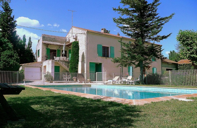 Cottage with pool "Le Mas Morelly" Avignon - Isle of Barthelasse.