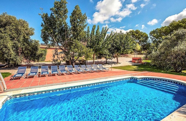 Country Chateau for 22 persons - close to Sitges!