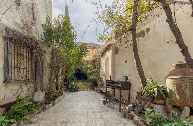 Country House 'El Sueño De Lucrecia' with Private Garden, Wi-Fi and Air Conditioning