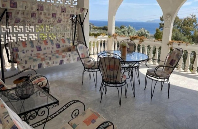 Country house by the Sea 200m & Sea View with garden