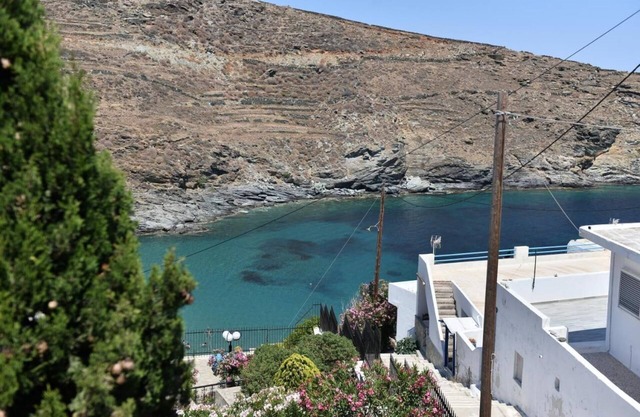 Country House 'Cycladic Villa In Antonides Beach' with Sea View, Wi-Fi and Air Conditioning